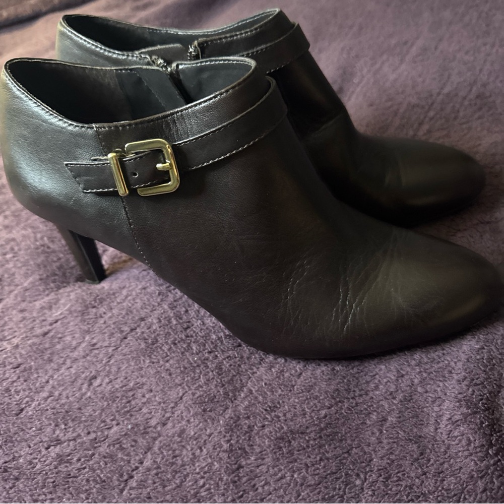 Antonio Milani Elegant Brown Leather Ankle Boots w/ buckle